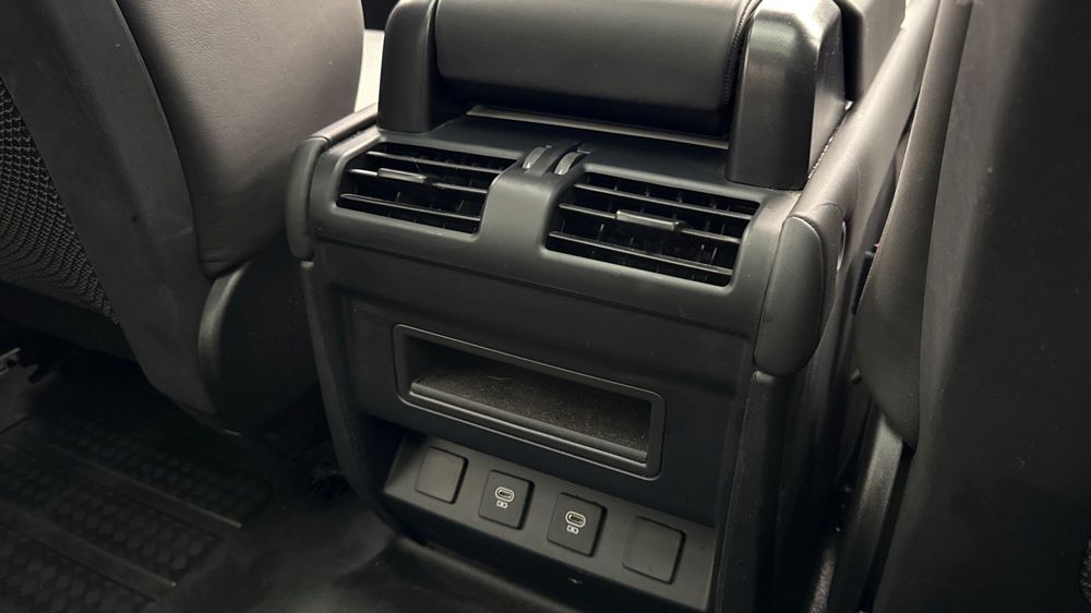 LAND ROVER DEFENDER 90