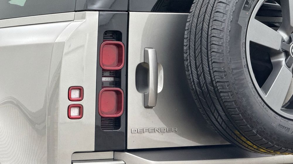 LAND ROVER DEFENDER 90