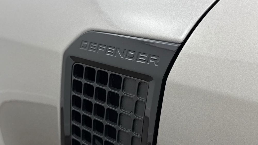 LAND ROVER DEFENDER 90