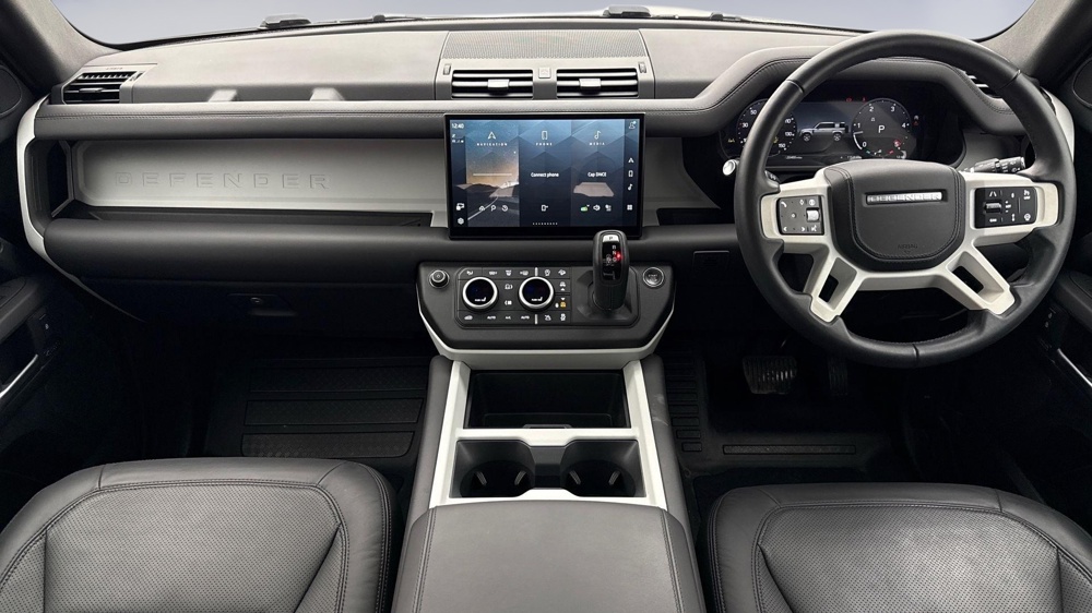 LAND ROVER DEFENDER 110