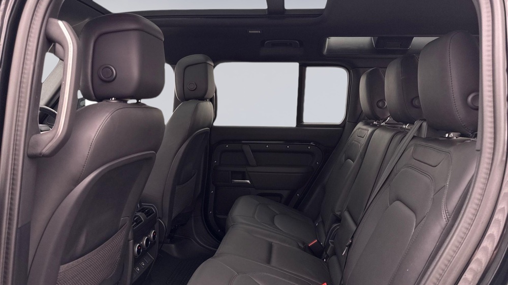 LAND ROVER DEFENDER 110