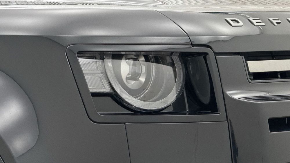 LAND ROVER DEFENDER 110