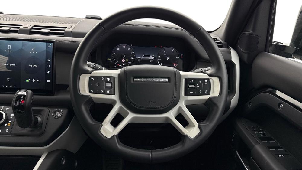 LAND ROVER DEFENDER 110