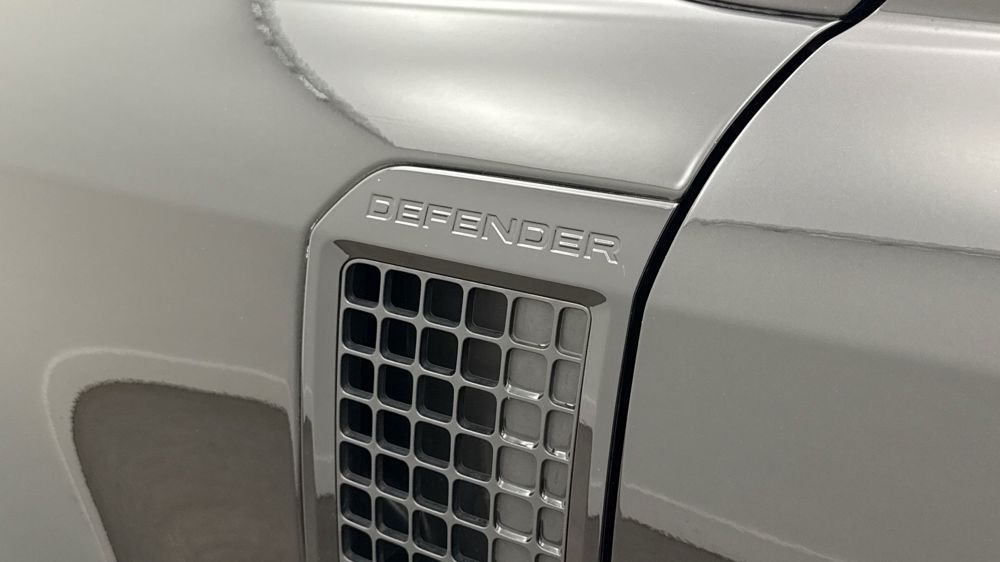 LAND ROVER DEFENDER 110