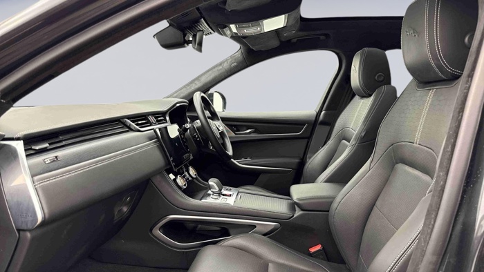 JAGUAR F-PACE D200