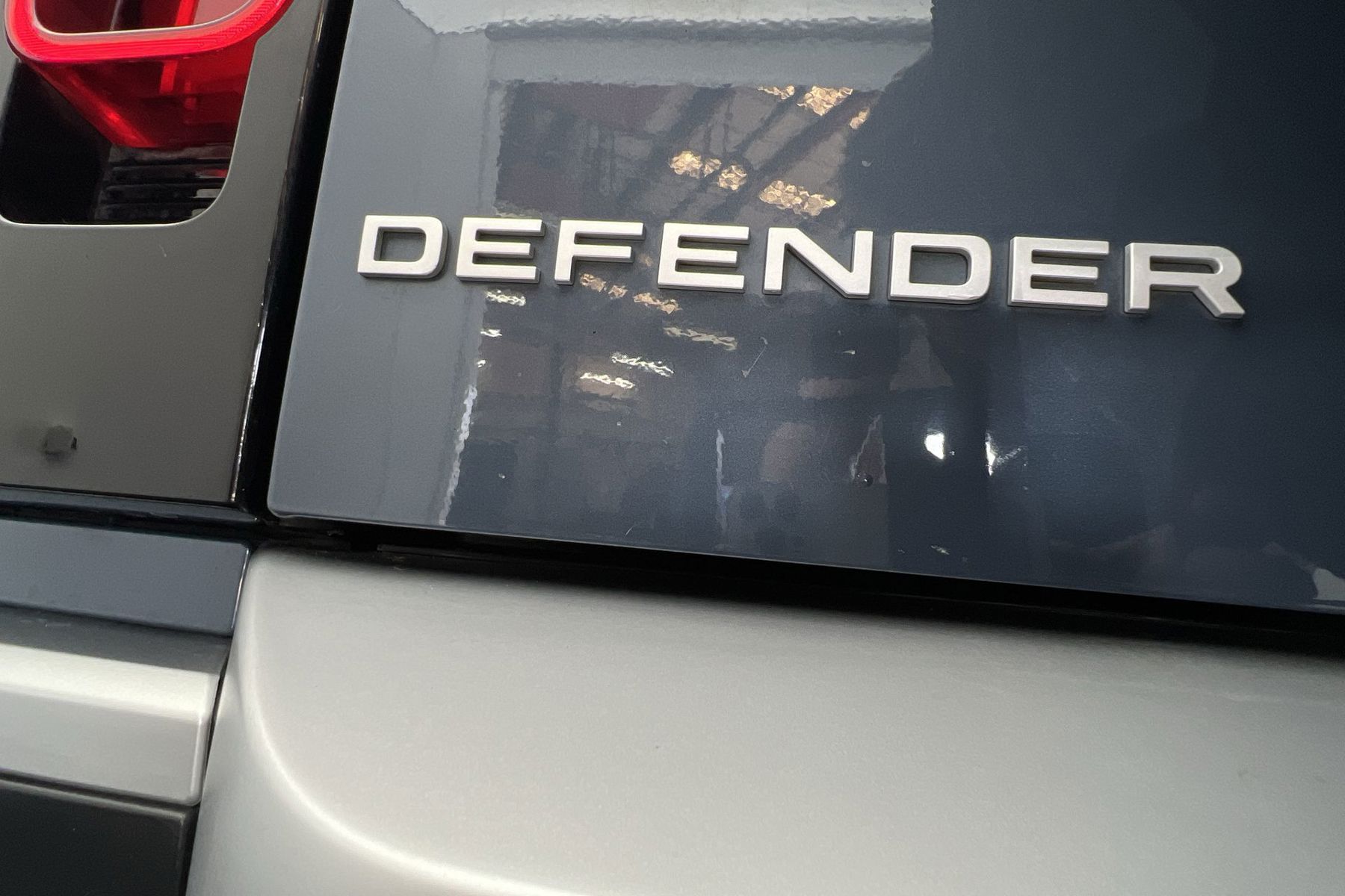 Land Rover Defender 34