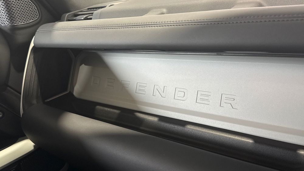 LAND ROVER DEFENDER 110