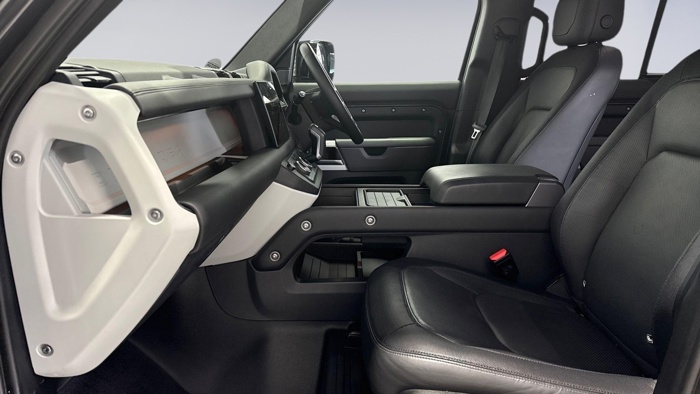 LAND ROVER DEFENDER 110 D300