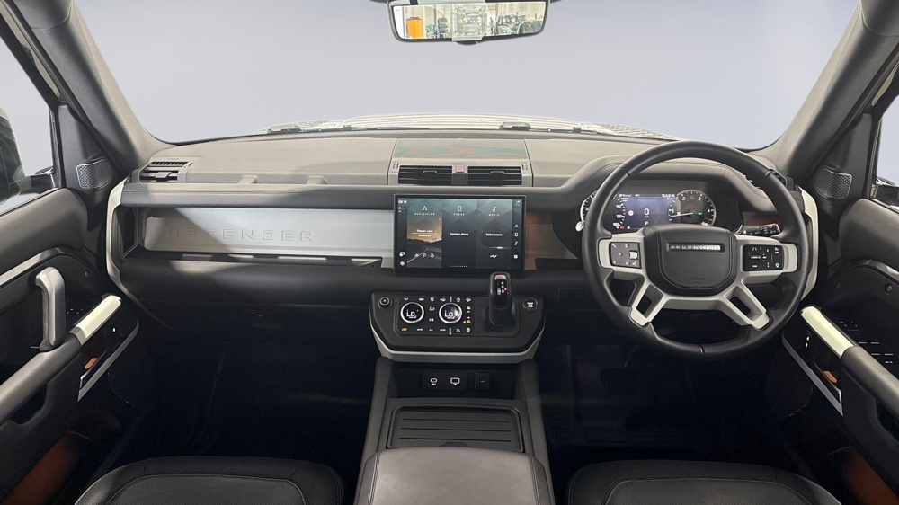 LAND ROVER DEFENDER 110
