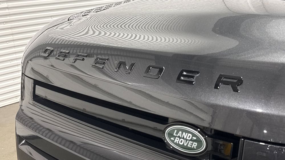 LAND ROVER DEFENDER 110