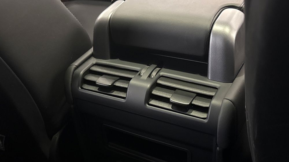 LAND ROVER DEFENDER 110