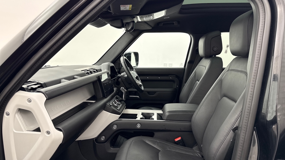 LAND ROVER DEFENDER 130