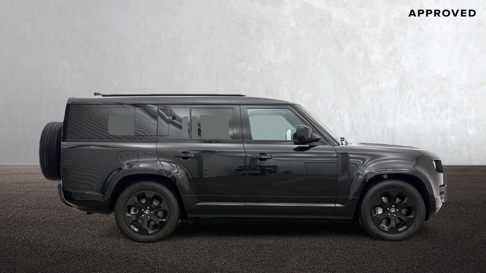 LAND ROVER DEFENDER 130