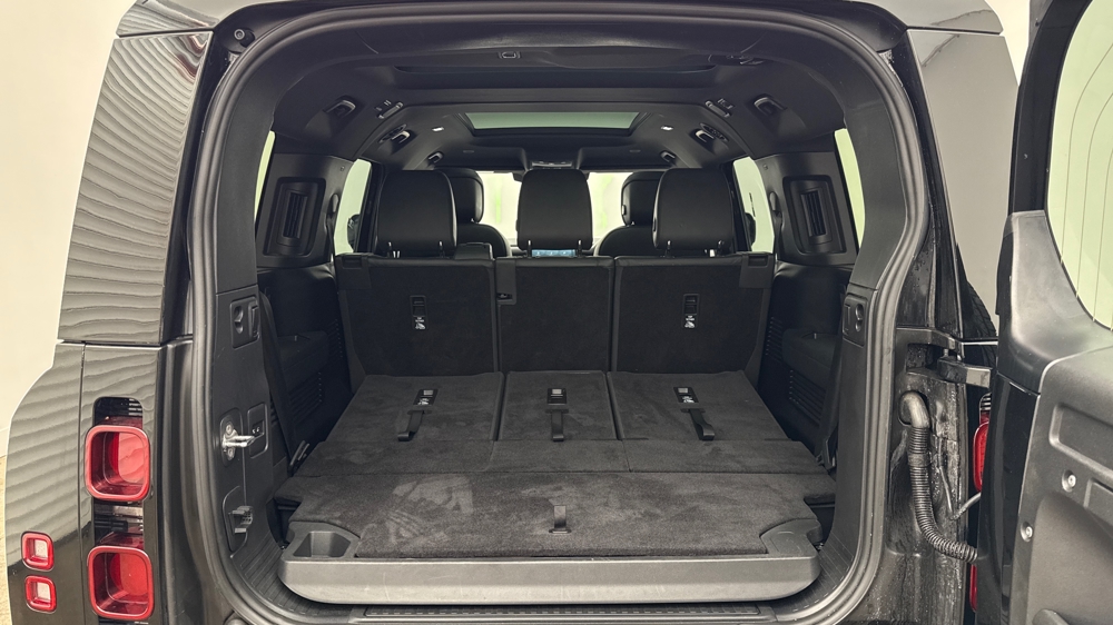 LAND ROVER DEFENDER 130