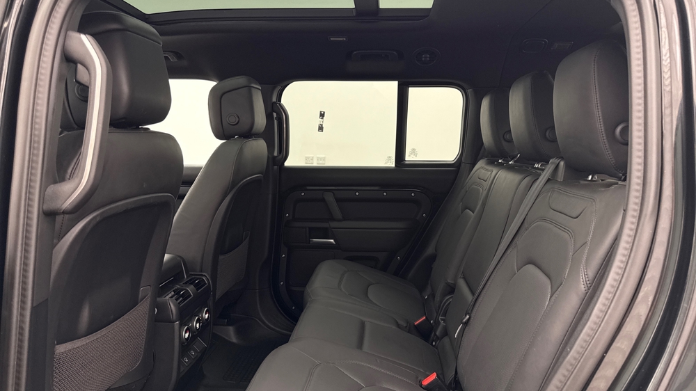 LAND ROVER DEFENDER 130