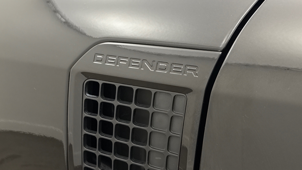 LAND ROVER DEFENDER 130