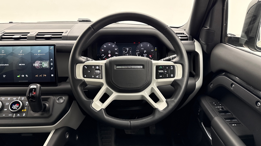 LAND ROVER DEFENDER 110
