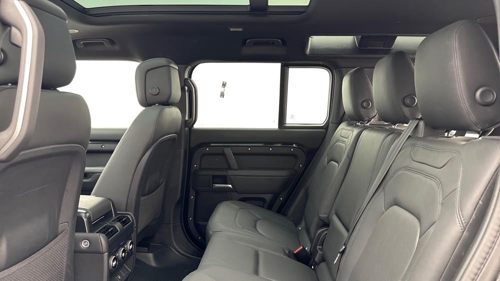 LAND ROVER DEFENDER 110