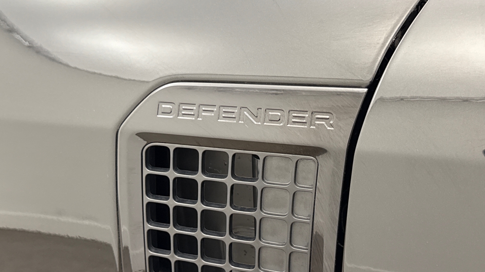 LAND ROVER DEFENDER 110