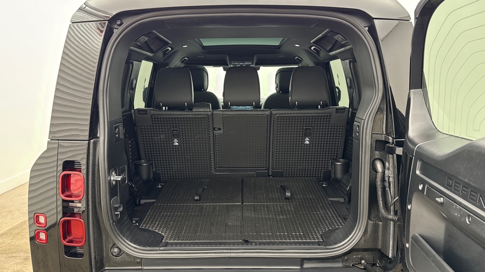 LAND ROVER DEFENDER 110