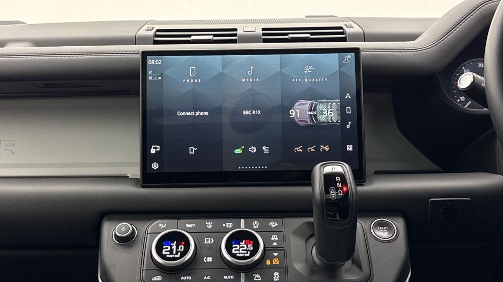 LAND ROVER DEFENDER 110