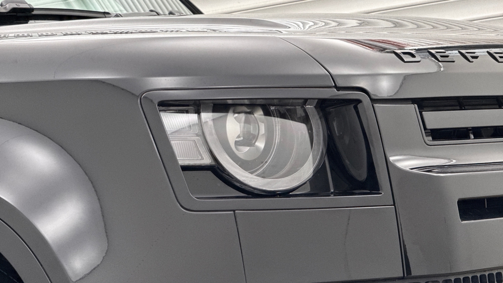 LAND ROVER DEFENDER 110