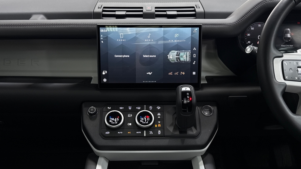 LAND ROVER DEFENDER 110