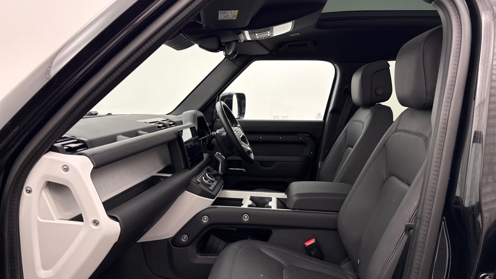 LAND ROVER DEFENDER 110