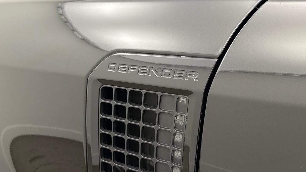 LAND ROVER DEFENDER 110