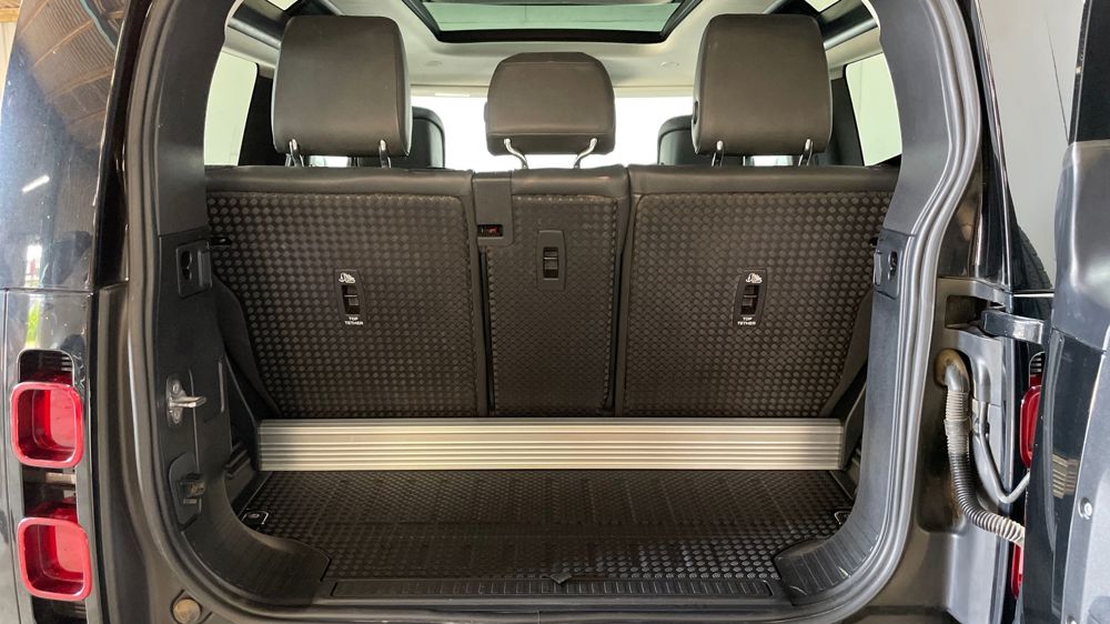 LAND ROVER DEFENDER 90