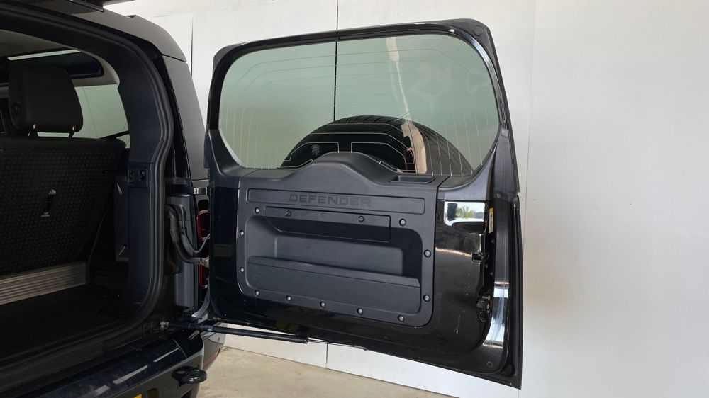 LAND ROVER DEFENDER 90