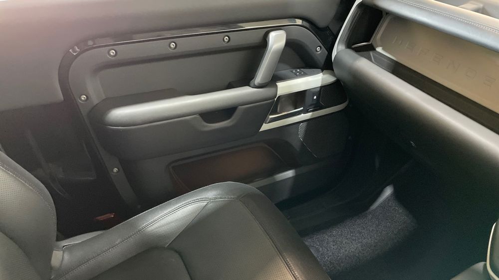 LAND ROVER DEFENDER 90