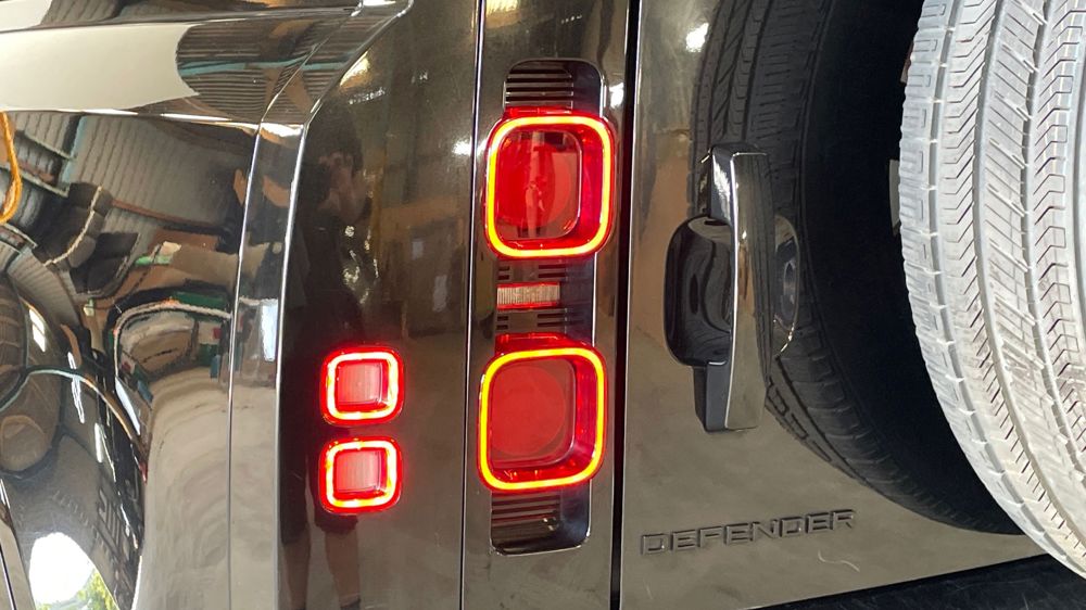 LAND ROVER DEFENDER 90