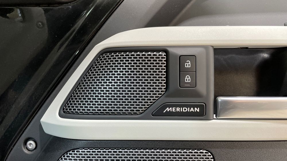 LAND ROVER DEFENDER 90