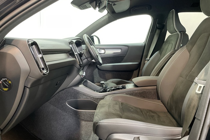VOLVO XC40 B4P DARK