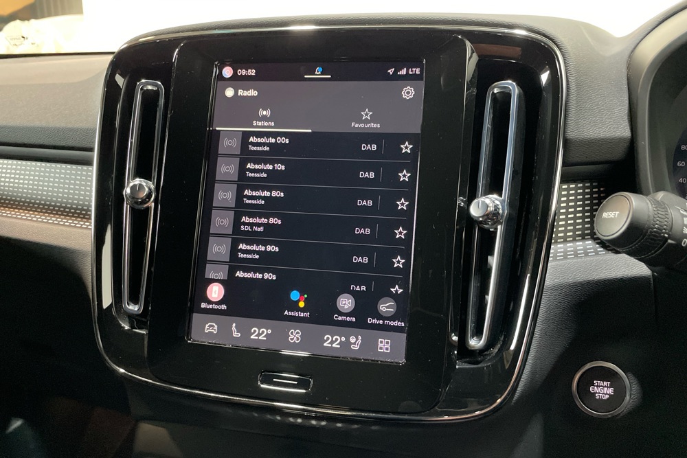 VOLVO XC40