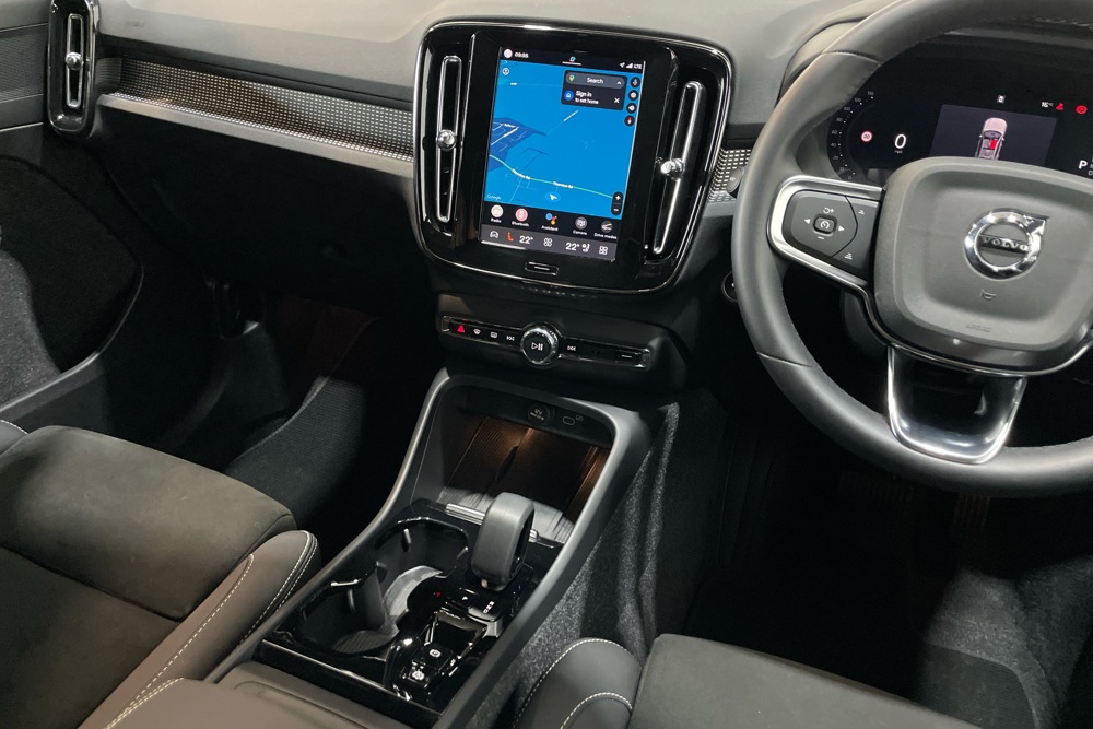VOLVO XC40