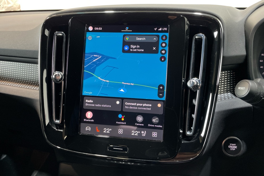 VOLVO XC40