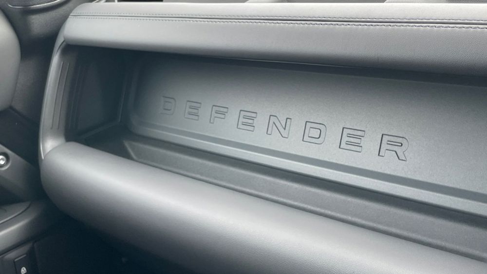 LAND ROVER DEFENDER