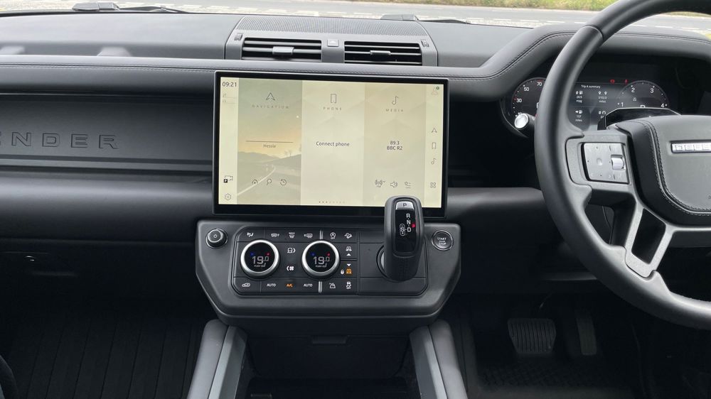 LAND ROVER DEFENDER