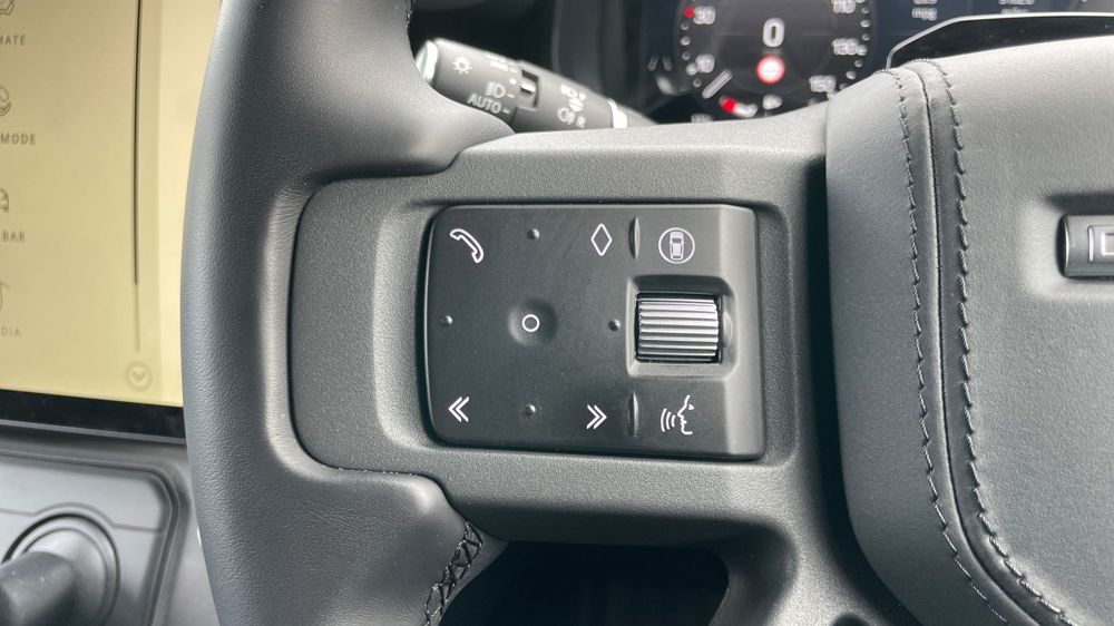 LAND ROVER DEFENDER