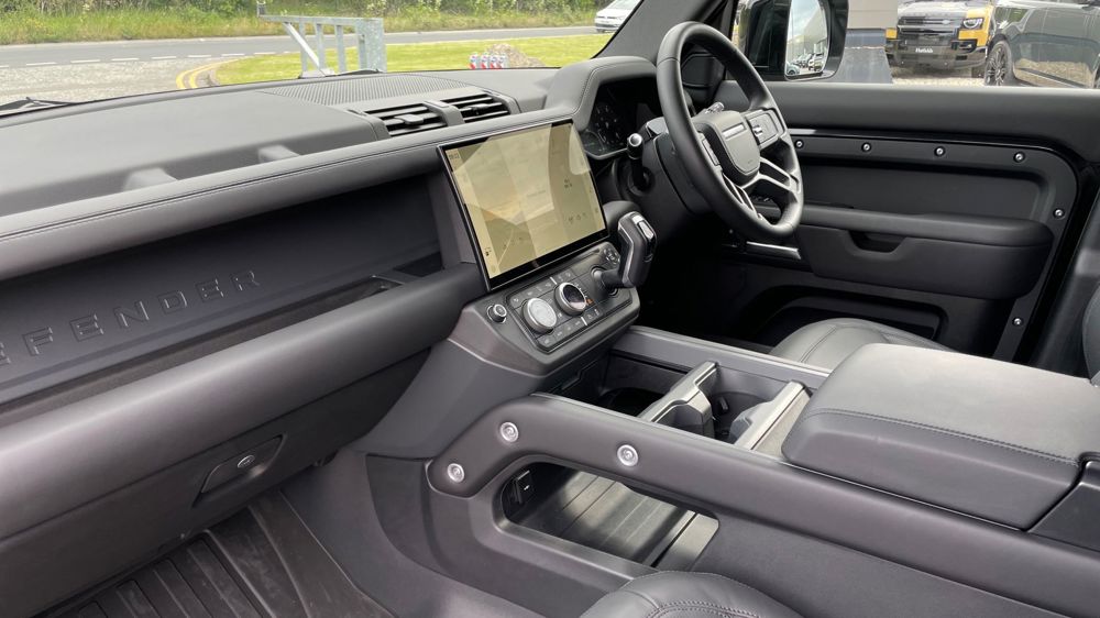 LAND ROVER DEFENDER