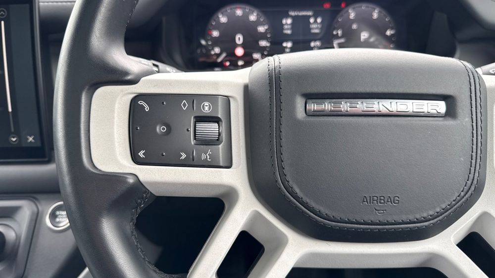 LAND ROVER DEFENDER 110