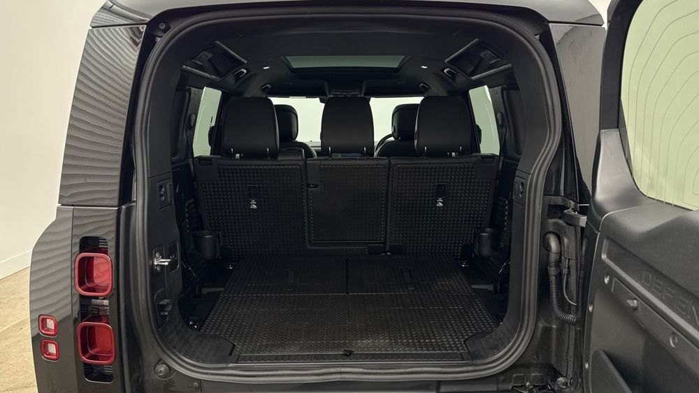 LAND ROVER DEFENDER 110
