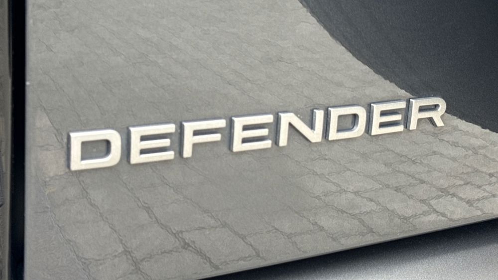 LAND ROVER DEFENDER 110