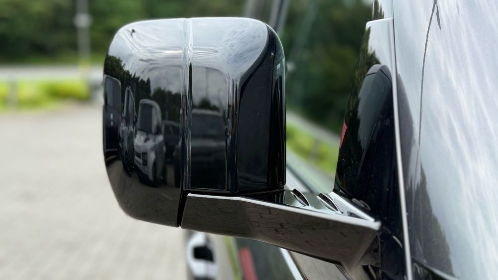 LAND ROVER DEFENDER 110