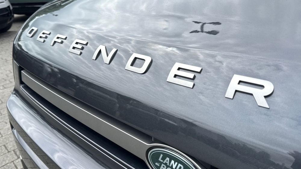 LAND ROVER DEFENDER 110