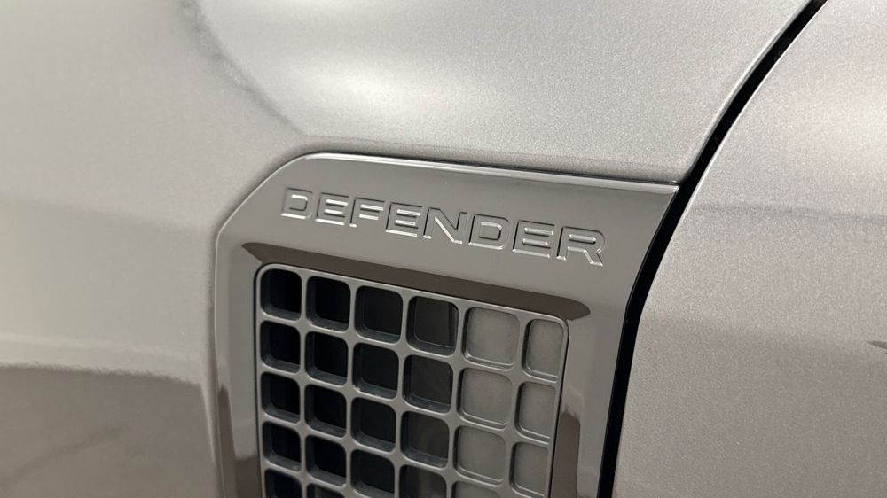 LAND ROVER DEFENDER 110
