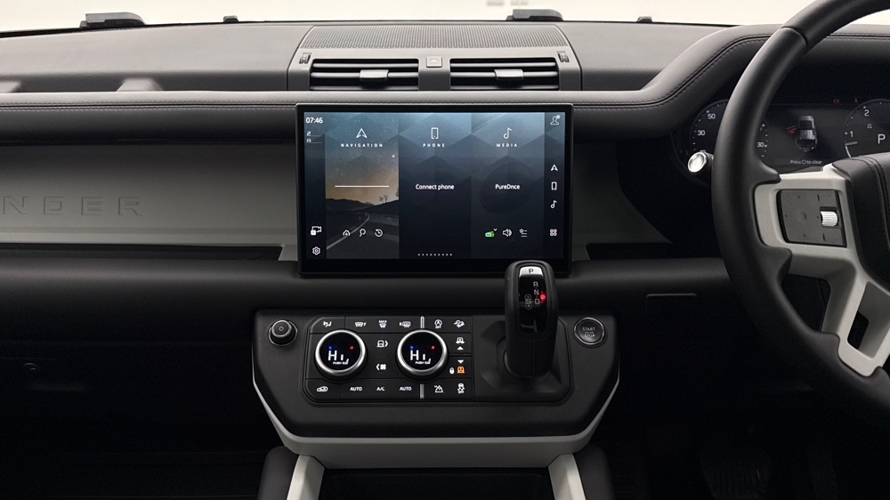 LAND ROVER DEFENDER 110