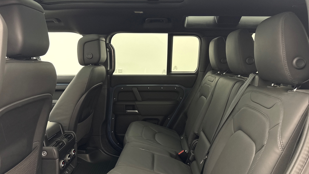 LAND ROVER DEFENDER 110